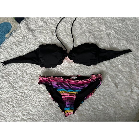 Bikini lot.. 4 bikini tops, 1 bottom and 1 bikini set SMALL - Picture 10 of 12